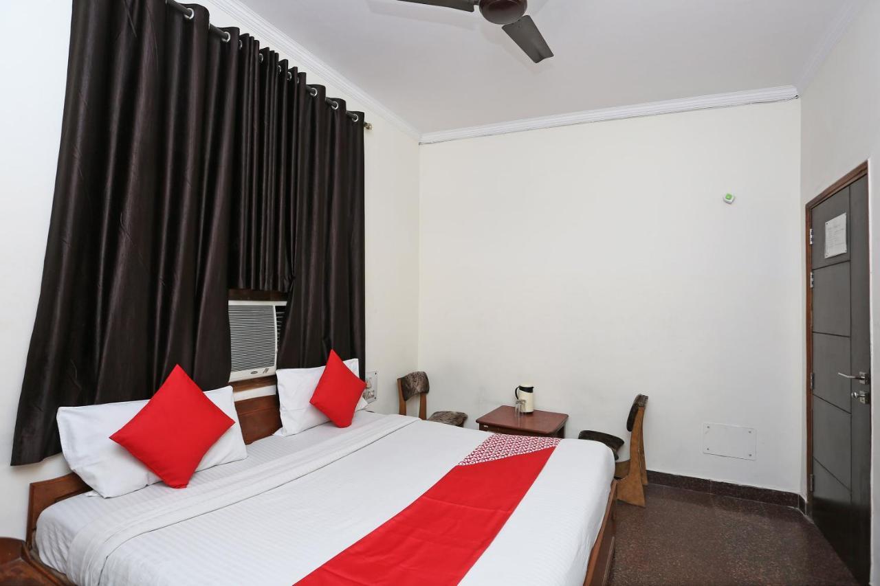 Oyo 8188 Vardhmaan Inn Delhi Zewnętrze zdjęcie