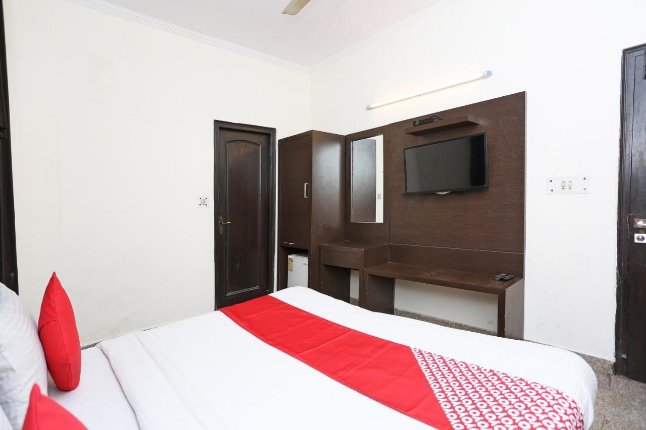 Oyo 8188 Vardhmaan Inn Delhi Zewnętrze zdjęcie