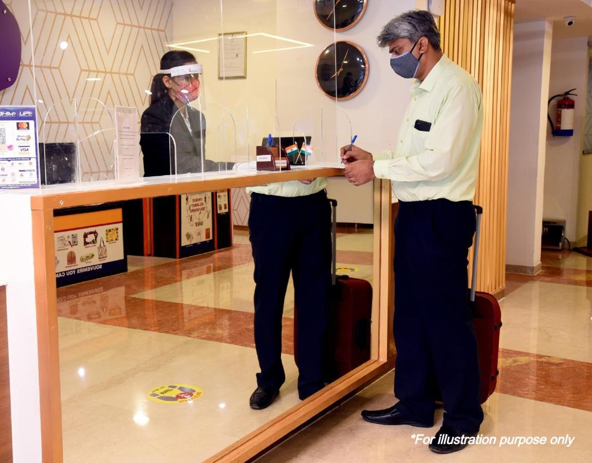 Oyo 8188 Vardhmaan Inn Delhi Zewnętrze zdjęcie